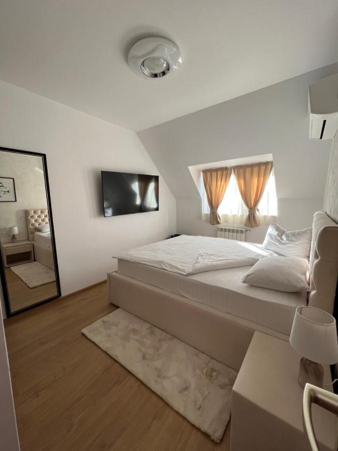 Hotel Casa Mignon Oradea Exterior foto