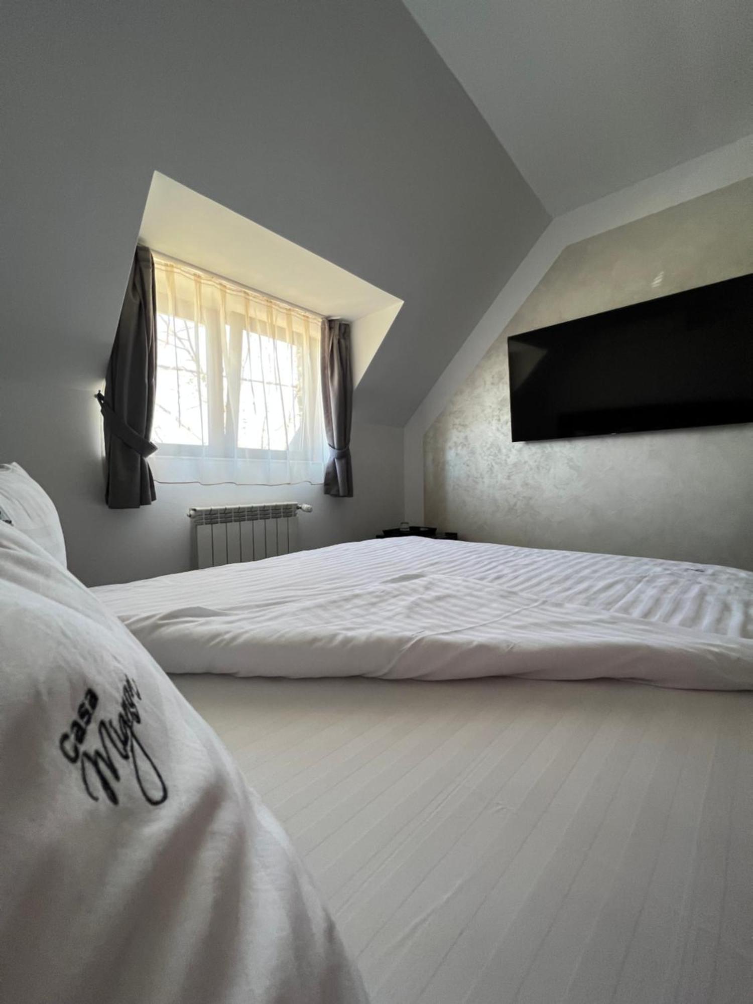 Hotel Casa Mignon Oradea Exterior foto